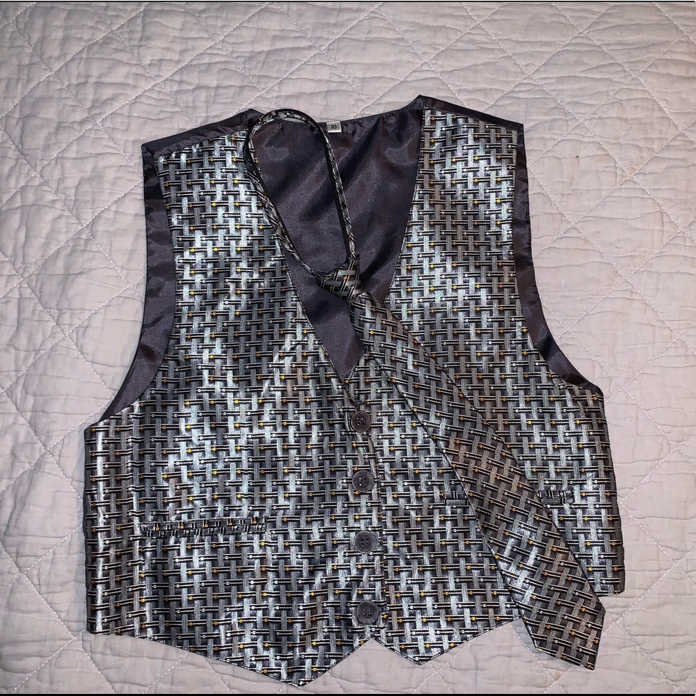 2/$15 Boys Vest and Zippered Tie